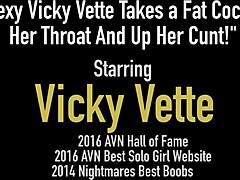 Výstřik do pusy a kundičky Vicky Vettes