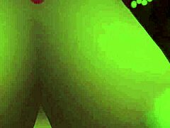 Masturbazione di una MILF in VR: enormi tette e tette sulle tette