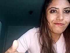 Vlog drăguț și sexy: Sâni mari și sexi din plin