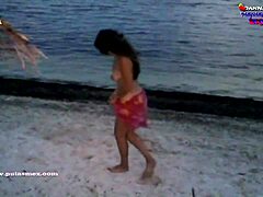 Mamãe amadora recebe um boquete grande na praia