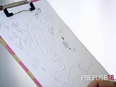 Reife Mutter und heiße Teenagerin erfüllen ihren Freeuse-Fetisch in einer Therapeuten-Session