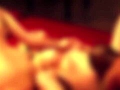 Isorintainen milf Sierra Nicole antaa poikaystävälleen suihinoton noppapelin jälkeen