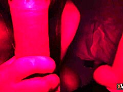 Vidéo maison d'une milf mature se faisant baiser et remplir de sperme