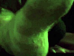 Femmes adorées dans une vidéo sensuelle de fétichisme des pieds