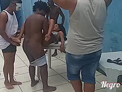Milfs maduras y big boobs en orgía brasileña
