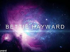 Starší žena Bettie Hayward dává neuvěřitelný orální sex v tomto traileru