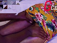 Vídeo de massagem sensual com uma buceta grande e suculenta de mães negras