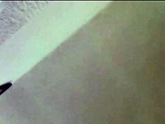 Dayana Aguascalientes, eine heiße Escort-Frau, masturbiert vor der Webcam