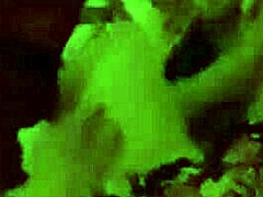 Egy latin MILF-et tapogatnak és ugratnak egy forró videóban