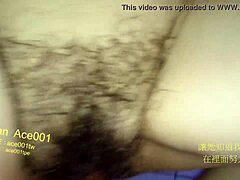 Задницу жены трахают в селфи-видео