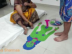 Indická nevlastná matka sa správajú nezbedne so svojím nevlastným synom v tomto domácom porno videu