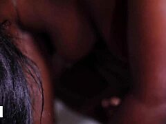 Ibu Afrika dan Bayi Ebony dalam Pertemuan Lesbian Intim