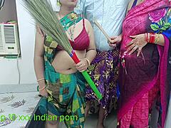 A madrasta indiana e sua meia-irmã se envolvem em um trio quente