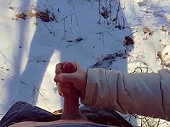 Ερασιτέχνης MILF κάνει μια καυτή και υγρή πίπα στο δάσος