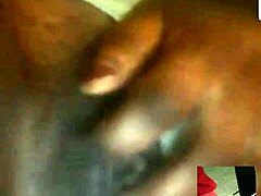 Мъдра африканка с обръсната вагина се изцапа