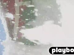 Intenzivna lezbična akcija s skupino divjih deklet v snegu