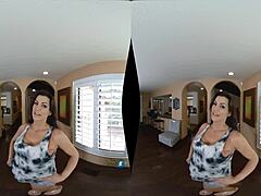 Virtuális valóság pornó egy mellkas barna MILF-vel
