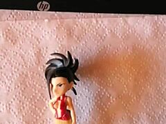 Uma figura cosplay japonesa é fodida em uma animação hentai