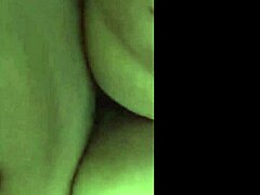 Домашно видео на гъста и сочна МИЛФ, която се чука