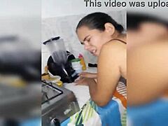 วิดีโอเซ็กซ์ของภรรยาที่หลอกลวงและถูกเย็ดโดยพี่ชาย