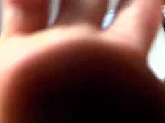 Video fetish kaki yang menampilkan hamba kaki yang dihibur oleh tuannya