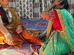Indiase dorpsseks met desi nokar malkin en stiefmoeder in een hardcore video